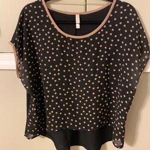 High low polka dot top!